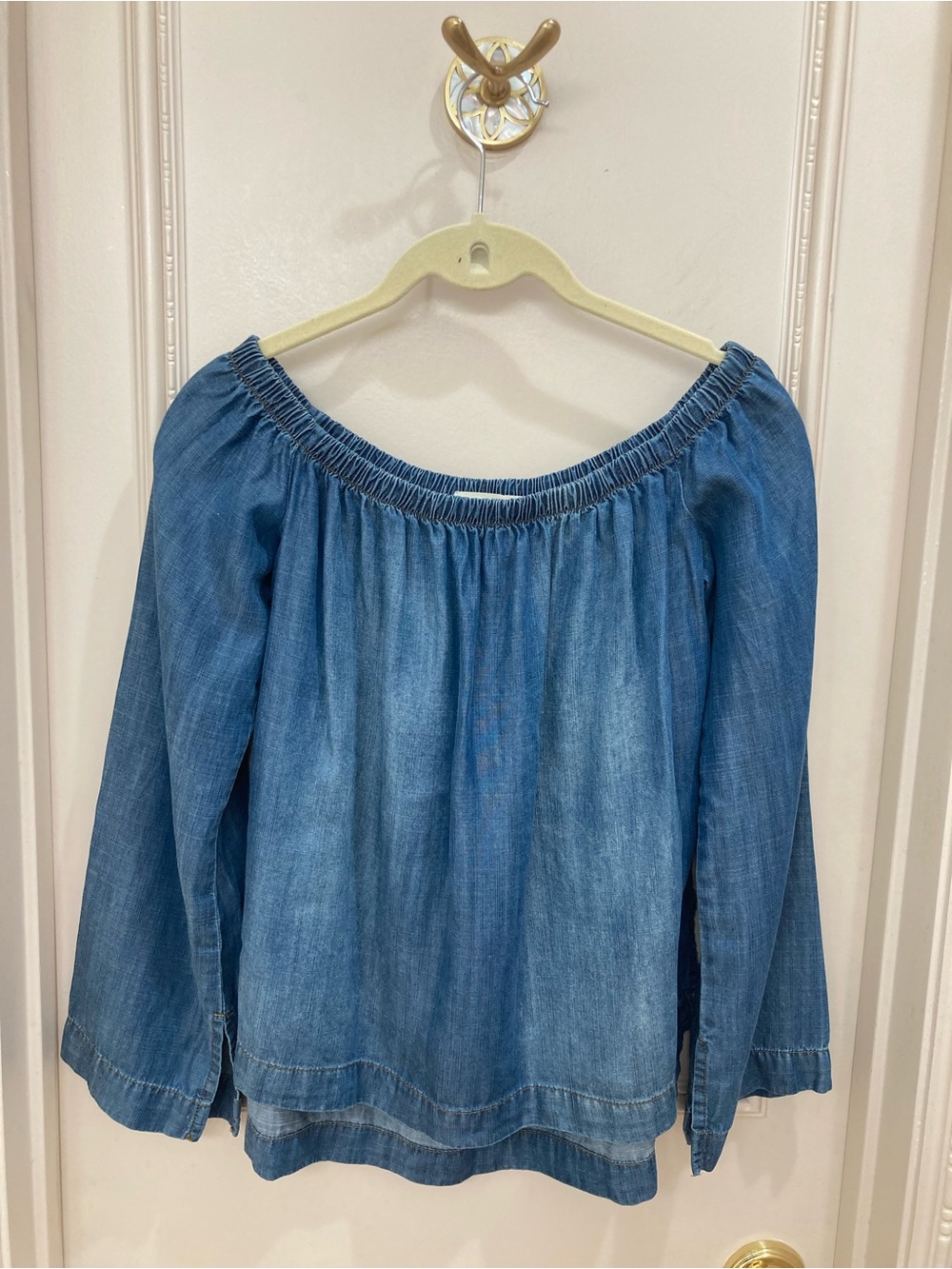 Bella Dahl Blue Off-Shoulder Chambray Top
